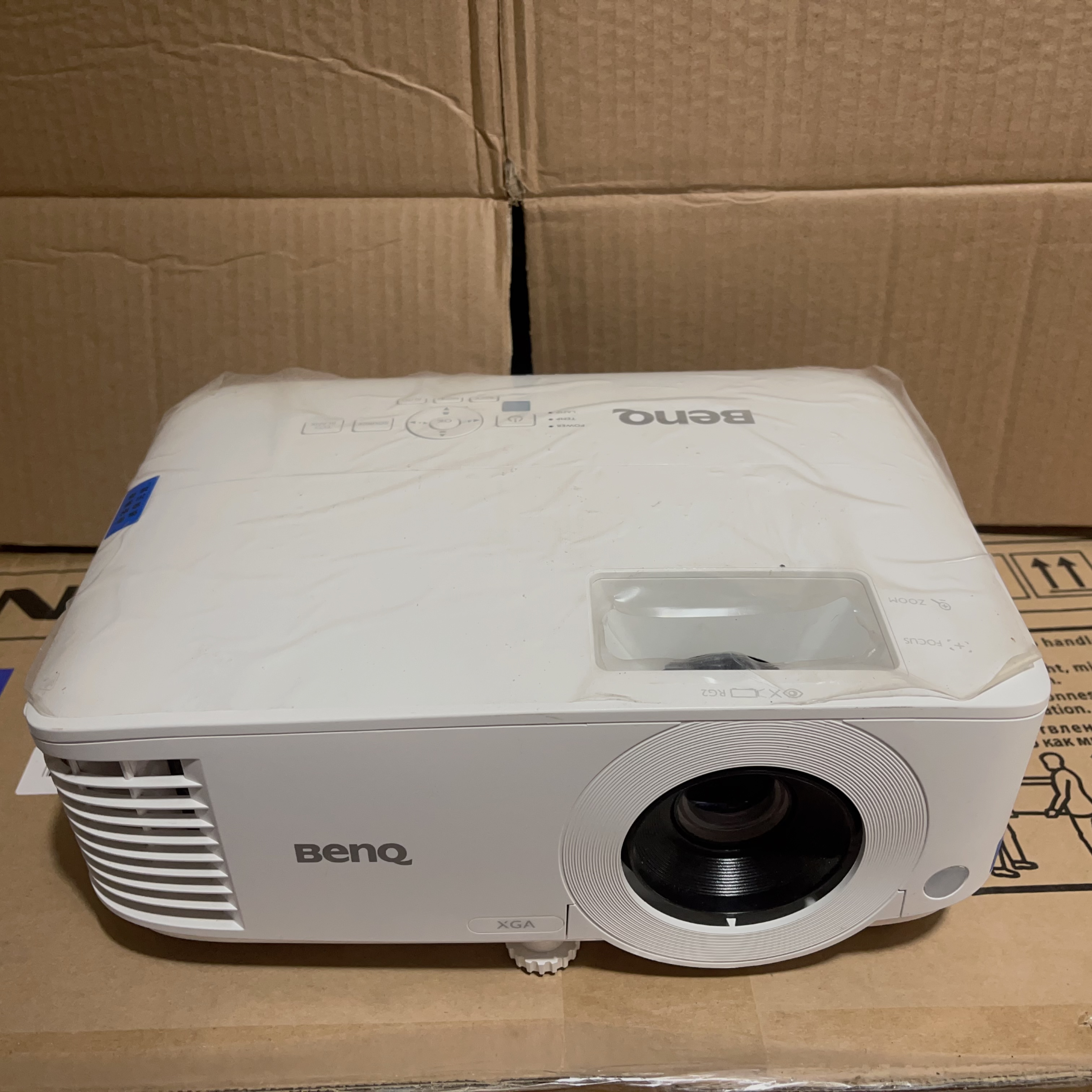 明基MX611二手投影仪运费自理4000流明