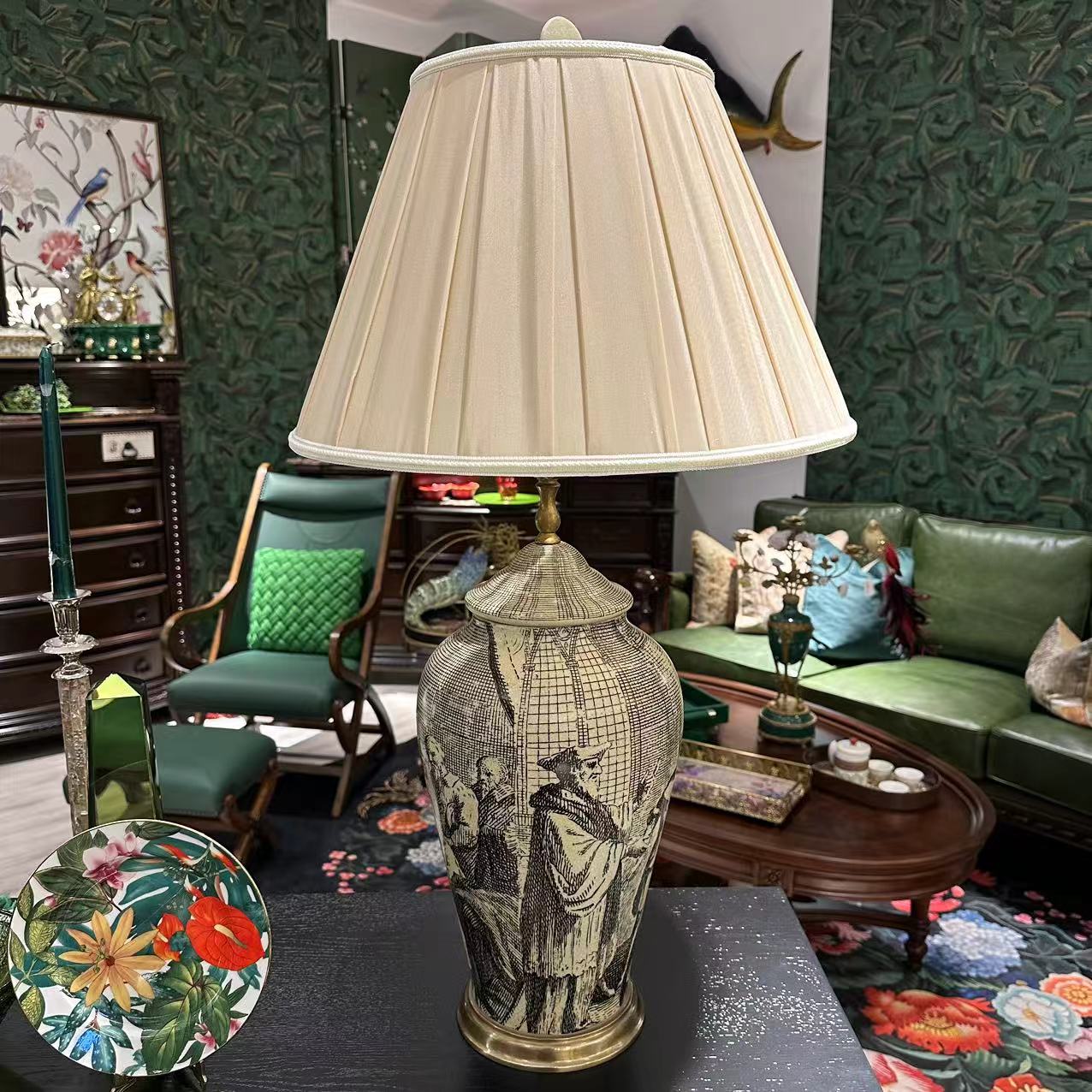 【欧美外单】欧式创意复古装饰台灯手绘陶瓷配铜客厅摆件DG0909