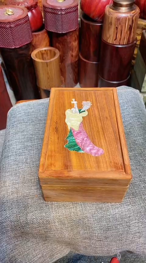 【闪购商品】木根雕盒子