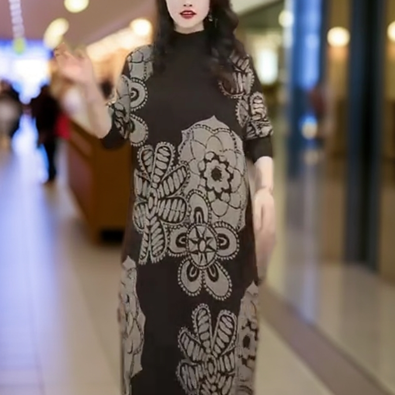 高端时尚百搭针织连衣裙女2025冬季新款洋气宽松过膝配大衣毛衣裙