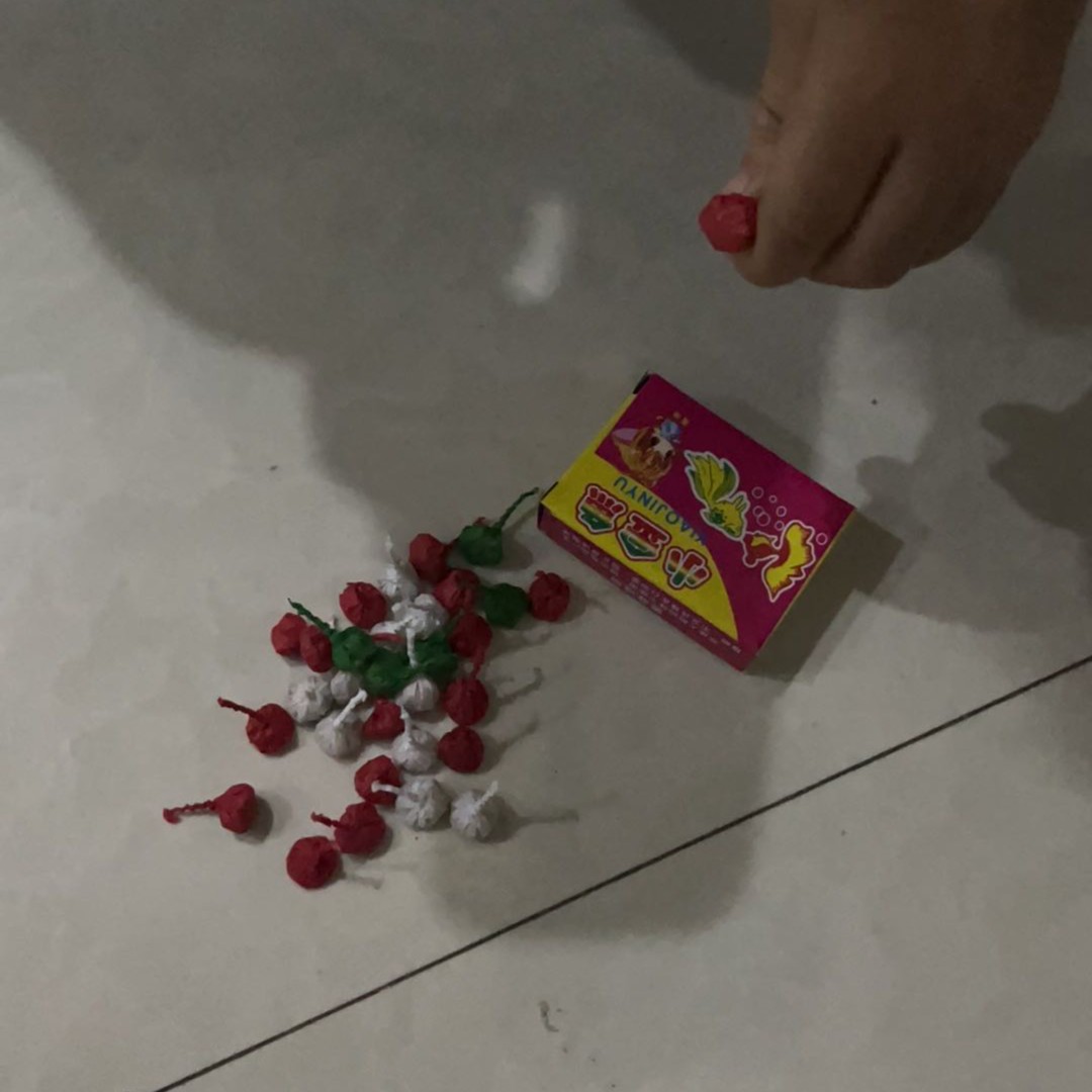 小金鱼网红儿童玩具落地响小蝌蚪节日必玩