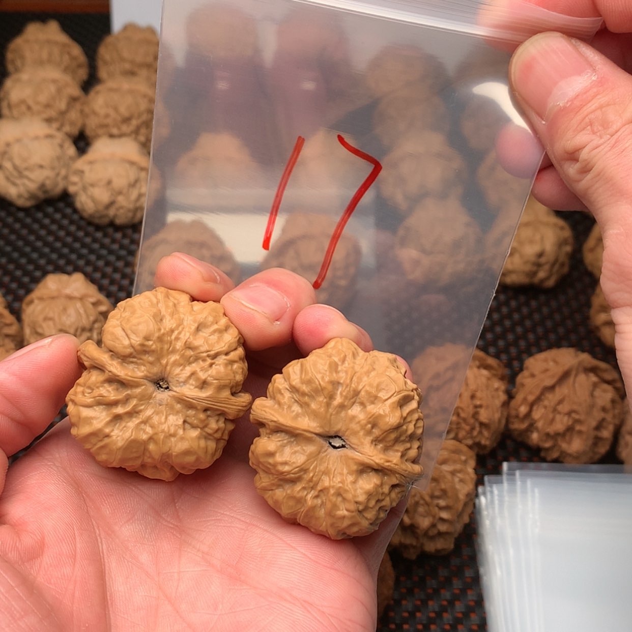 【闪购商品】文玩核桃吊坠那****幻