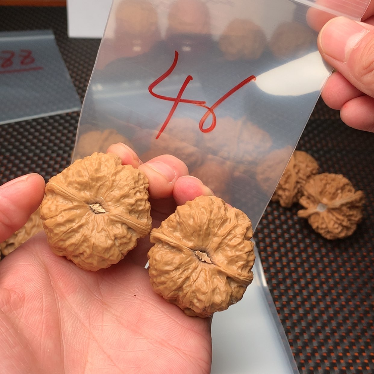 【闪购商品】文玩核桃吊坠靠****歪