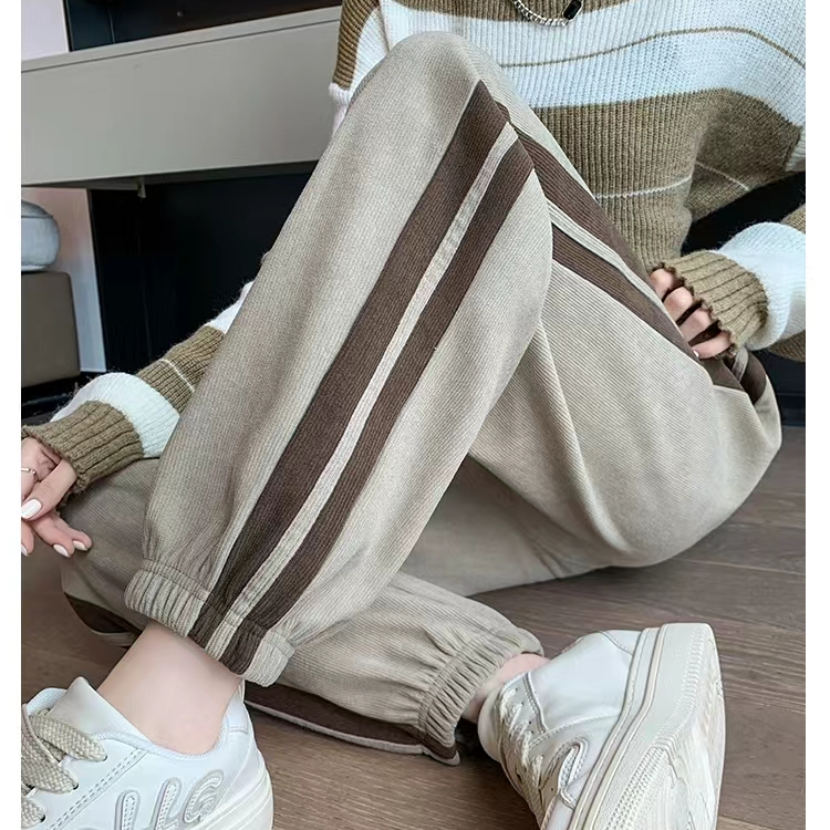 撞色刺绣休闲卫裤