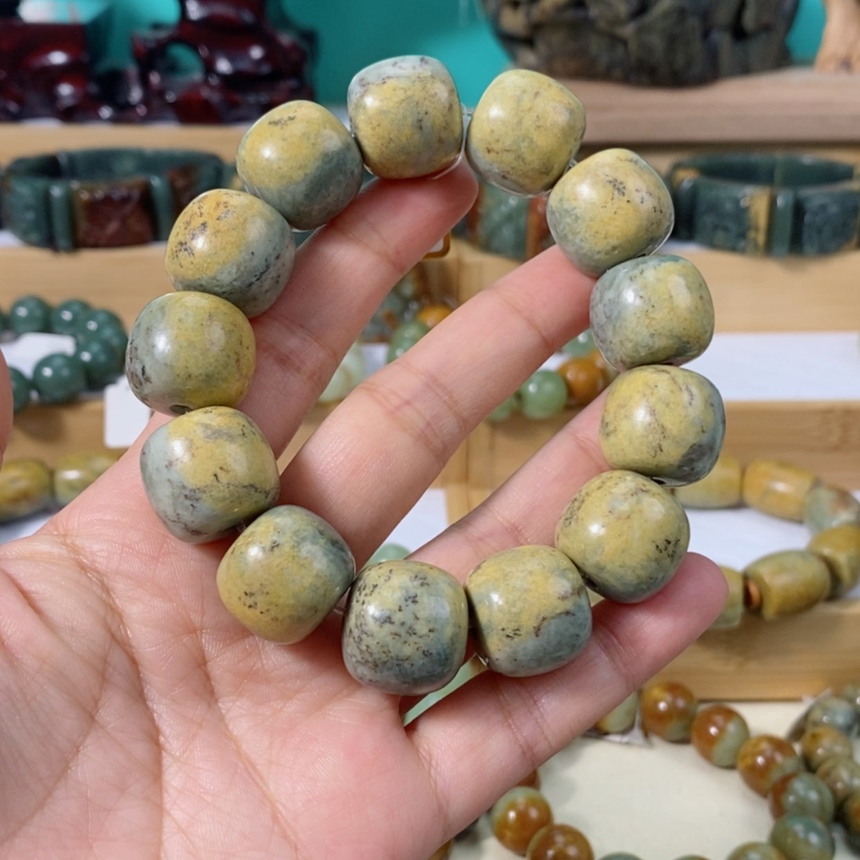 【闪购商品】透闪石质玉手串未镶嵌小*豆