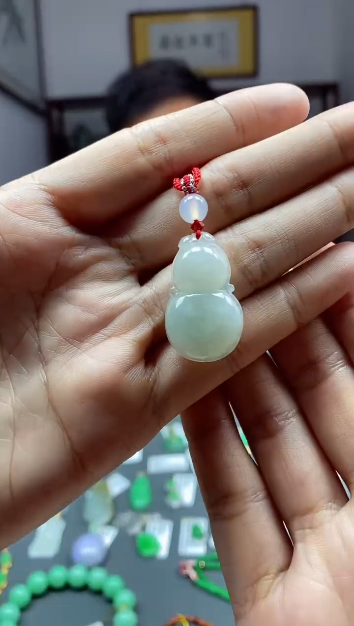 【闪购商品】翡翠颈饰未镶嵌葫芦