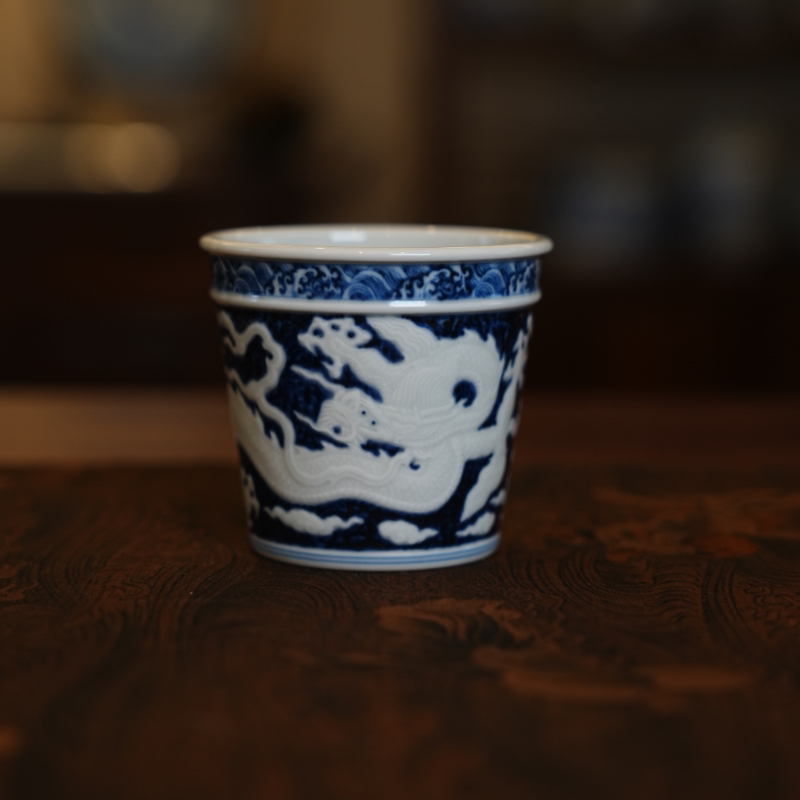 成蕴窑仿明青花半刀泥龙可乐杯