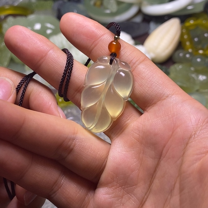 岫玉岫玉颈饰未镶嵌