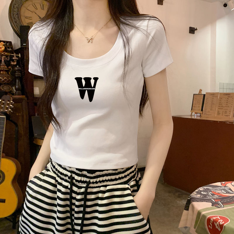 正肩u领t恤女ins夏季2025新款印花显瘦甜辣妹短款设计感棉质上衣