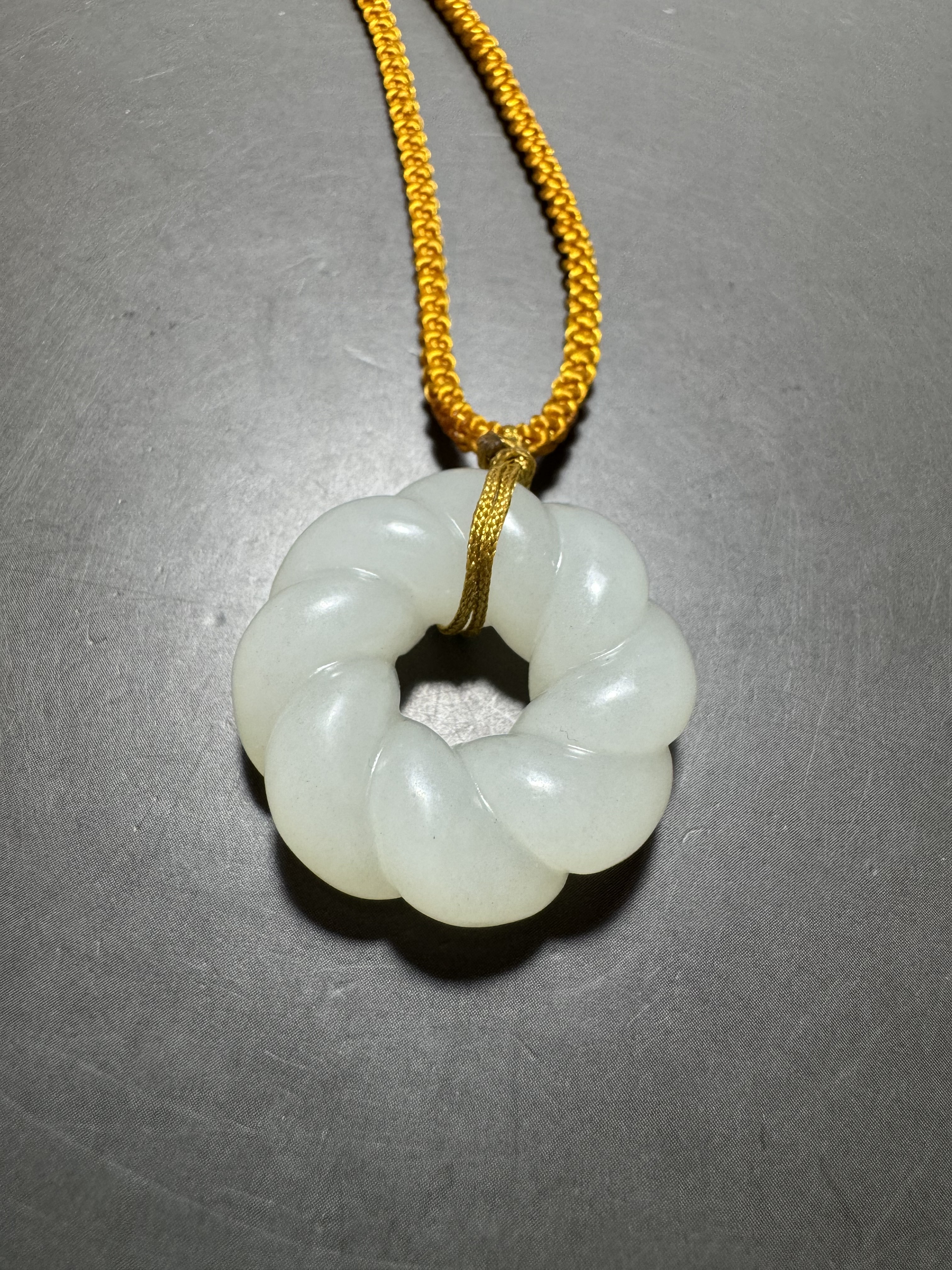 和田玉绞丝环油润润