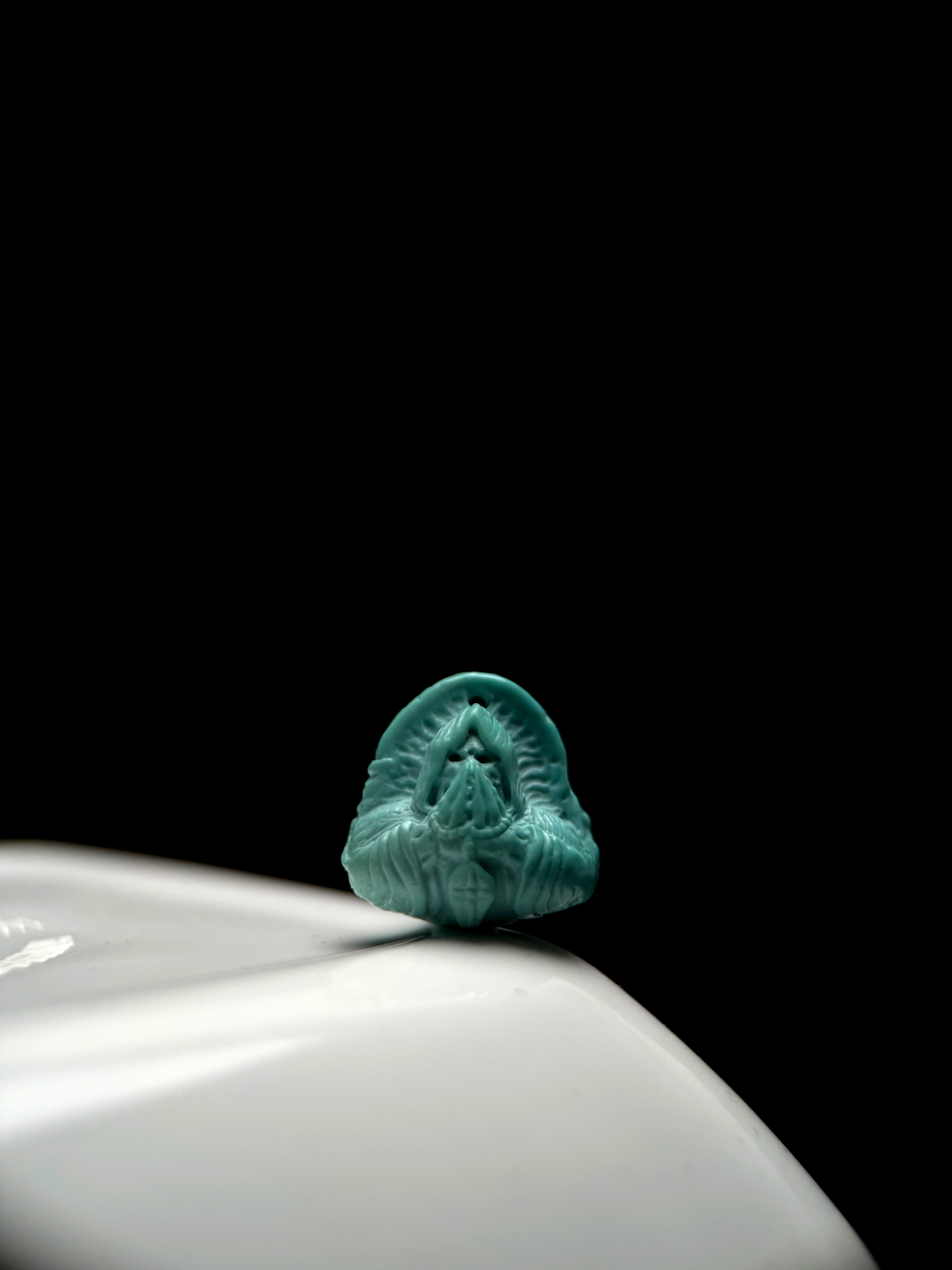 天然原矿绿松石恶灵死神挂件暗黑系纯手工雕刻干料