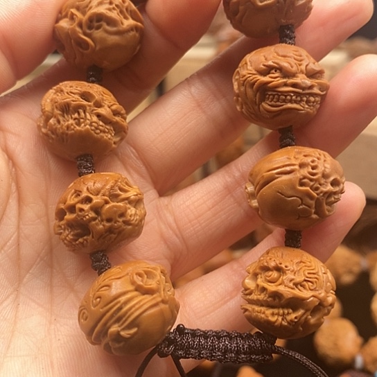 橄榄核核雕向死而生1.8