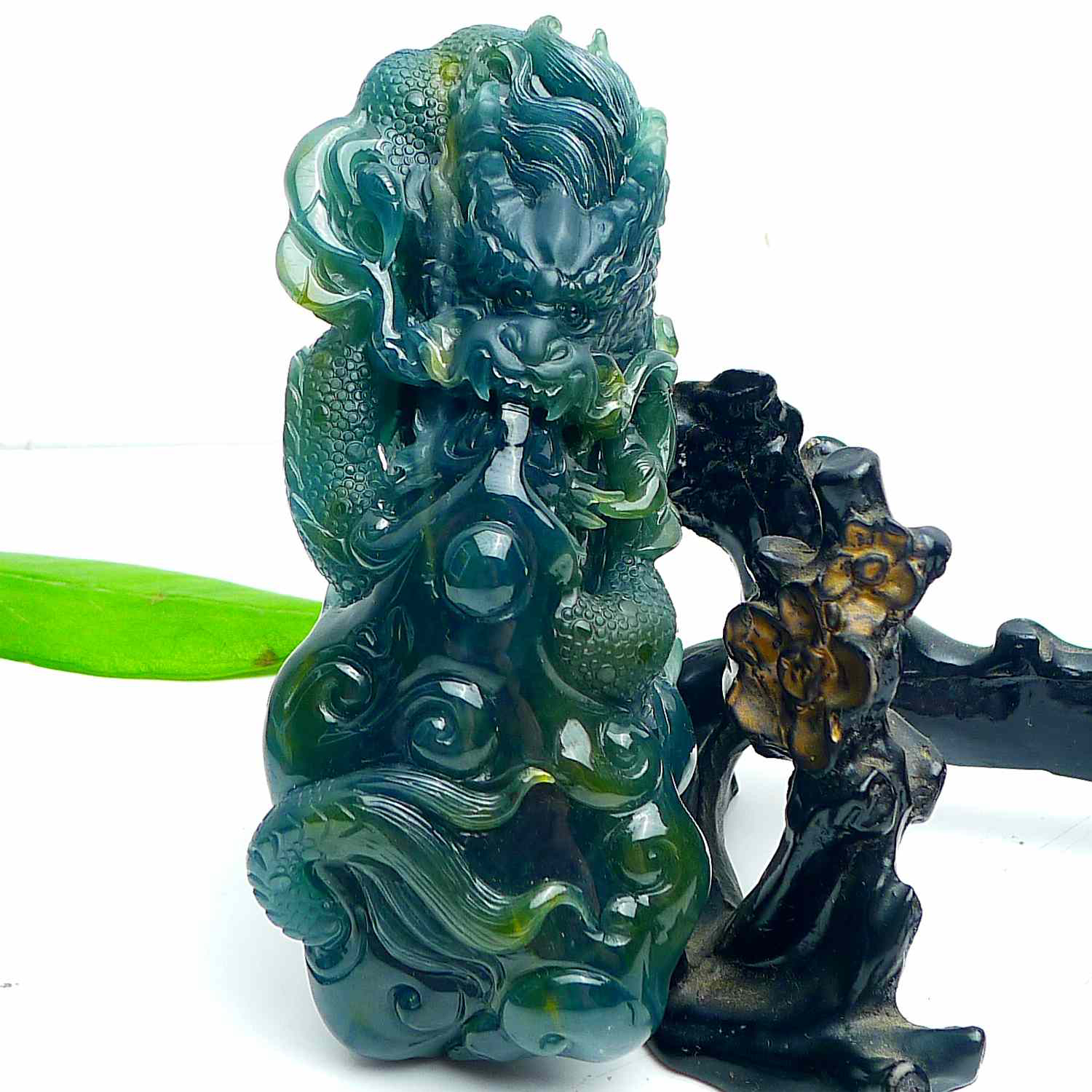 天然A货翡翠立体手工精雕特色双彩盘龙柱手把件尺寸102-45-29mm