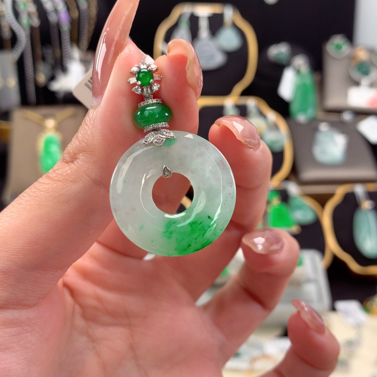 【闪购商品】翡翠颈饰18K金镶嵌非***叮