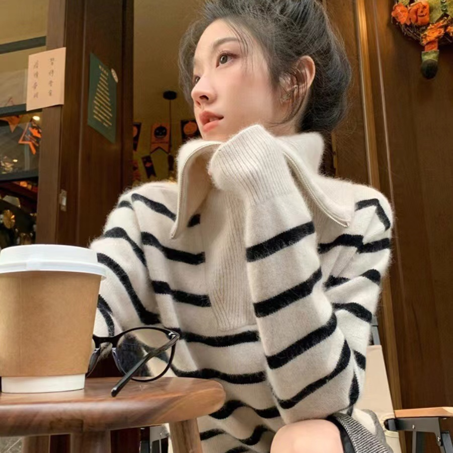  2024新品100羊毛翻领拉链条纹毛衣女秋冬气质设计感外穿针织上衣