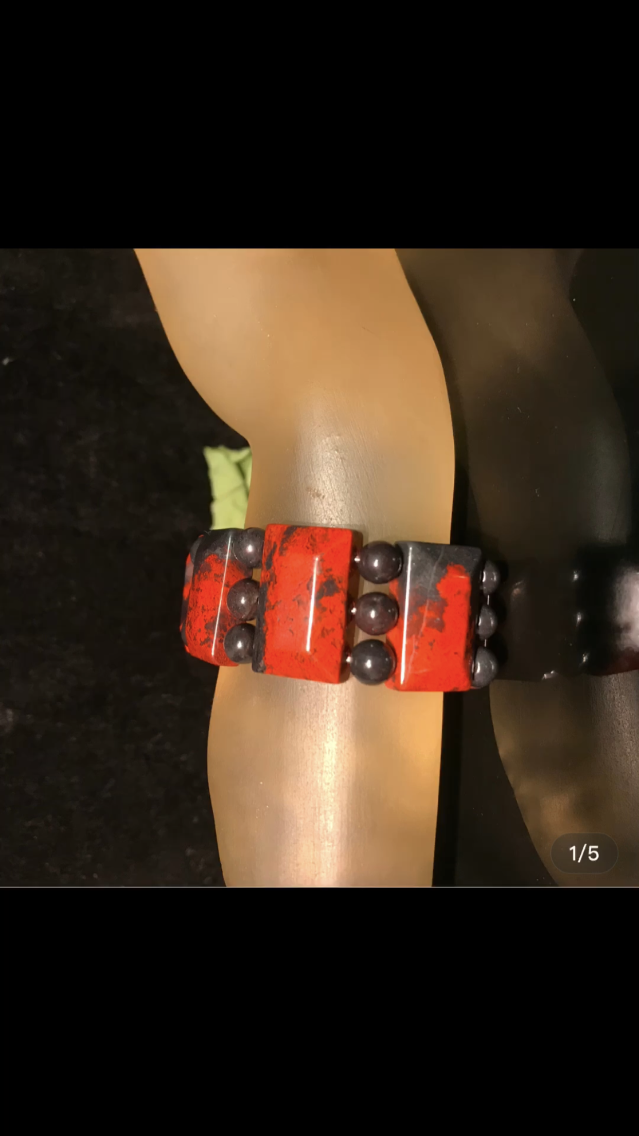 清心阁桂林鸡血玉 黑底红料 男士坦克手链