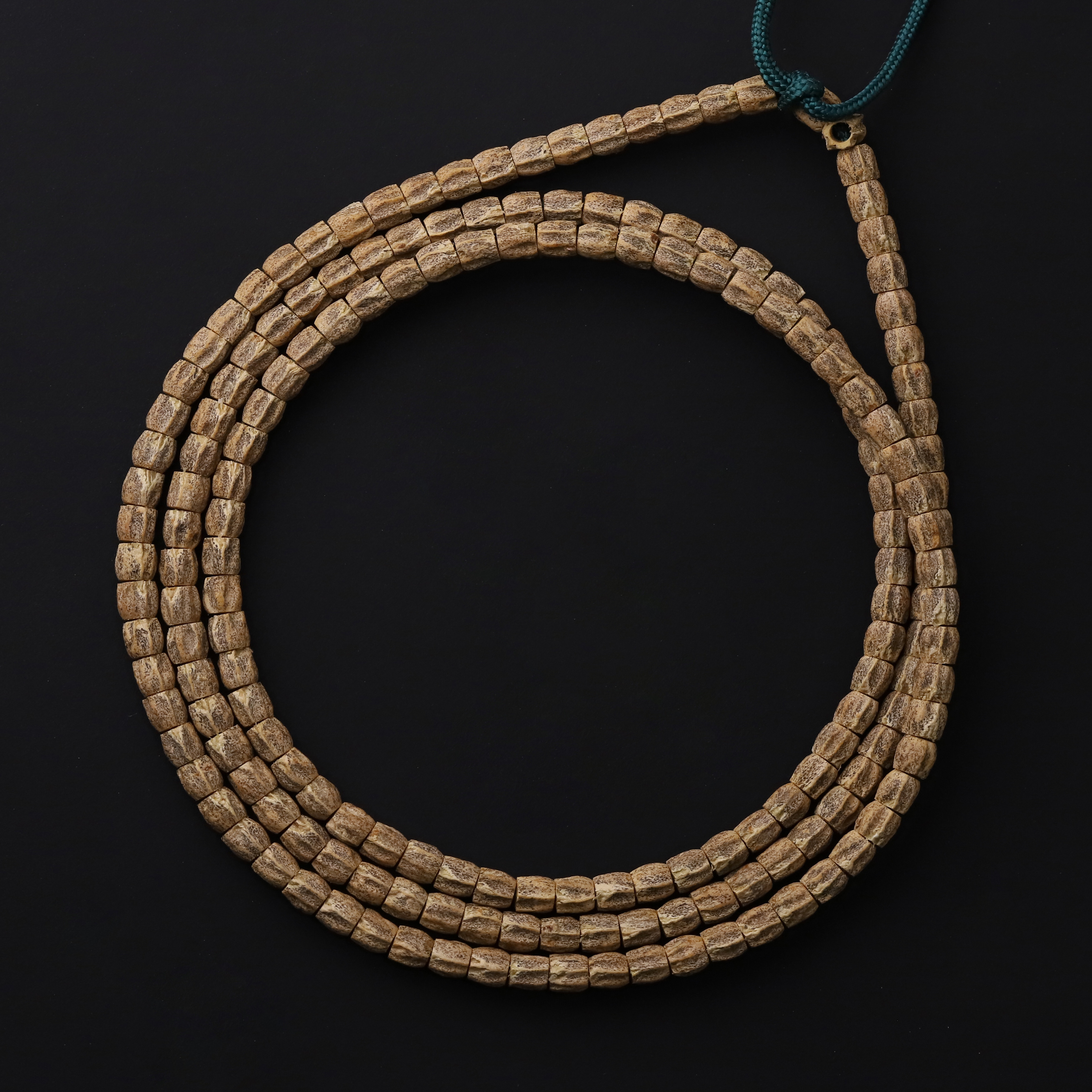 S7723【小G】热振1比1红芽黄油肉直筒多棱顺百香籽108长串