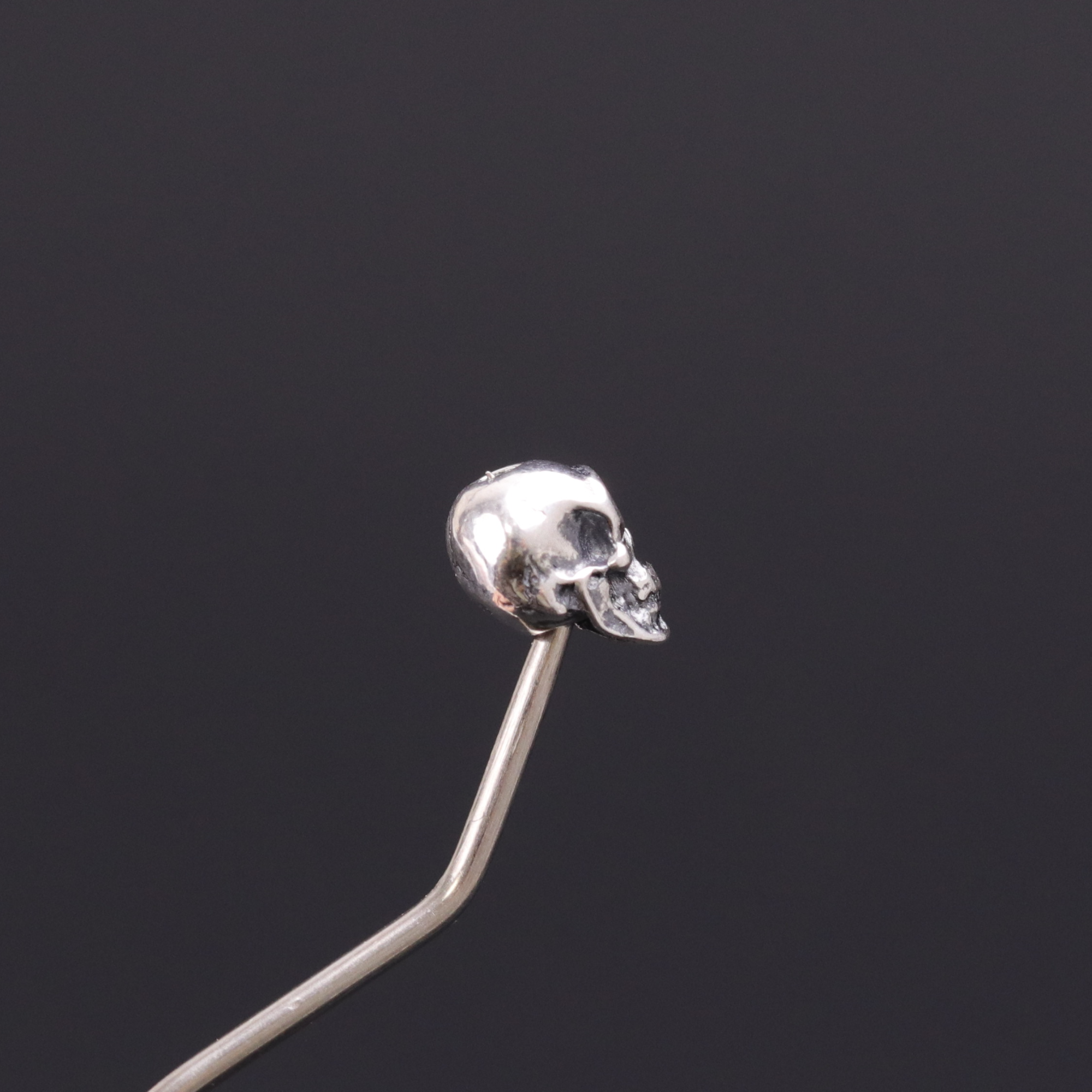 G0156 925银银制品 独眼骷髅顶珠背云侧挂隔珠文玩配饰