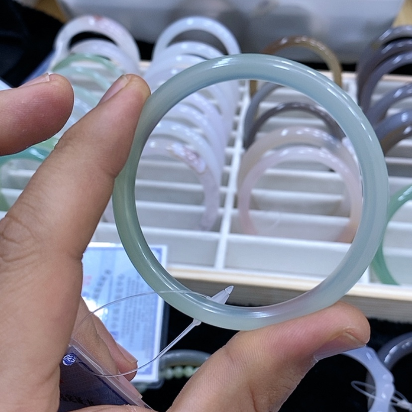 【闪购商品】玛瑙/玉髓手镯未镶嵌遇****~