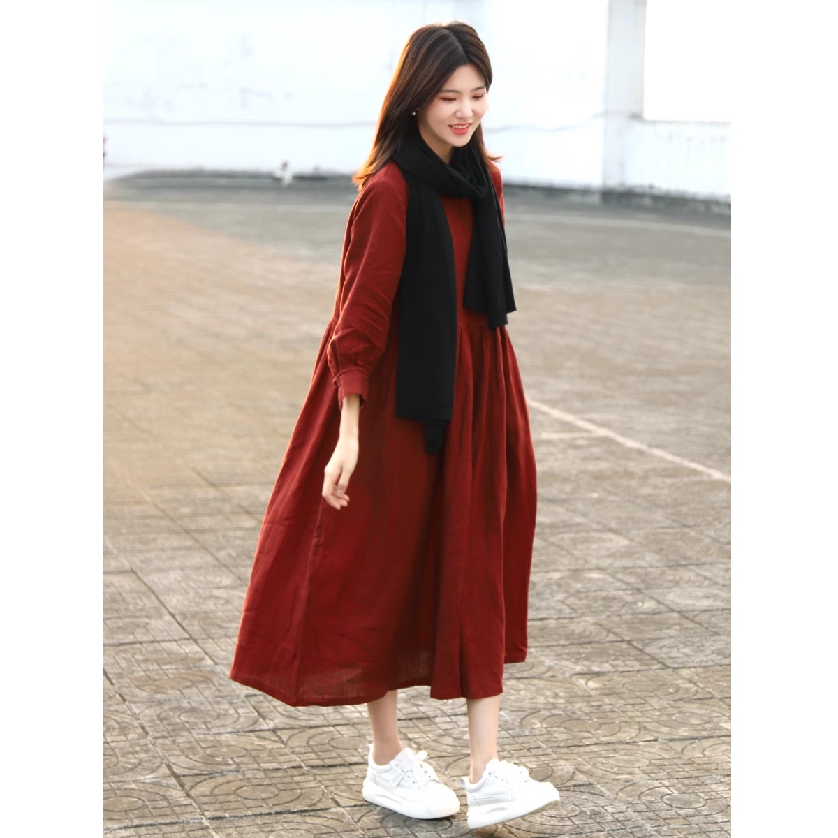 十五家棉麻2025高端亚麻色织春季新款8分袖娃娃连衣裙宽松大码红