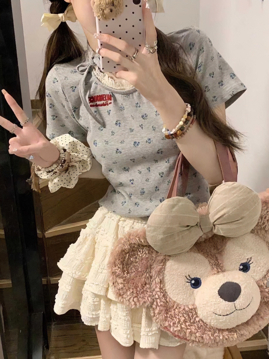 辣妹正肩短款短袖t恤女夏法式独特设计感甜辣小众别致小碎花上衣