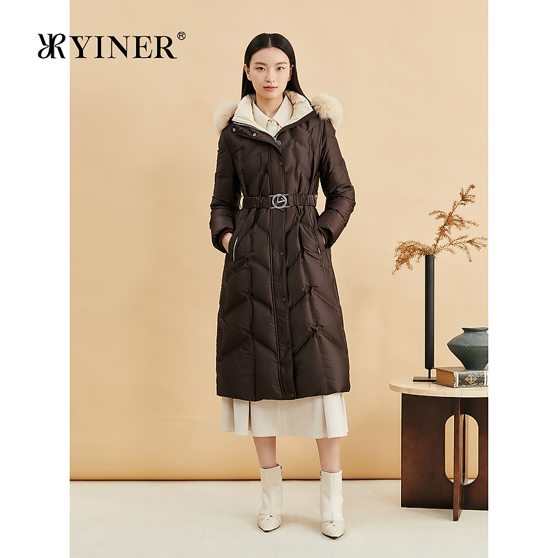 【云感白鹅绒】YINER音儿冬季时尚蓬松厚实狐狸毛领长羽绒服