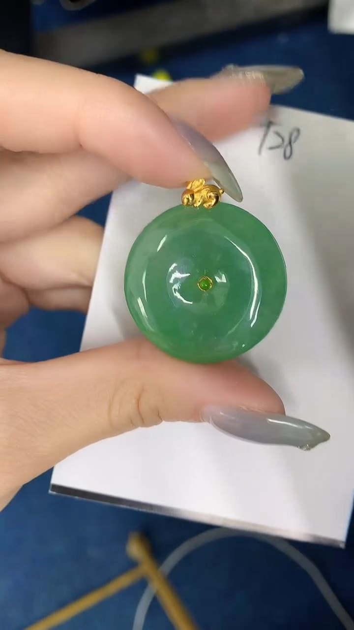 【闪购商品】翡翠颈饰18K金镶嵌00000000