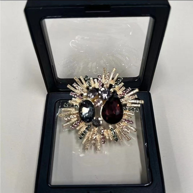 非金属树脂胸针 晗姐服饰 { 精致女孩 } 时尚百搭  领针 001