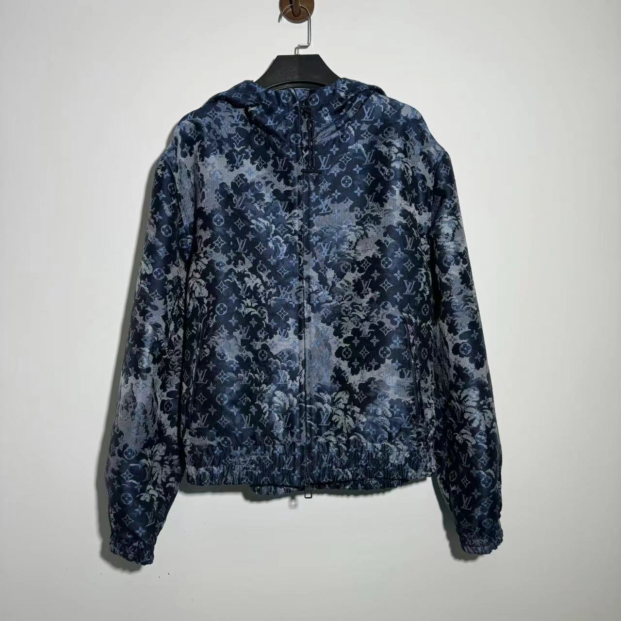 全新未使用 LouisVuitton/路易威登 挂毯冲锋衣/48码