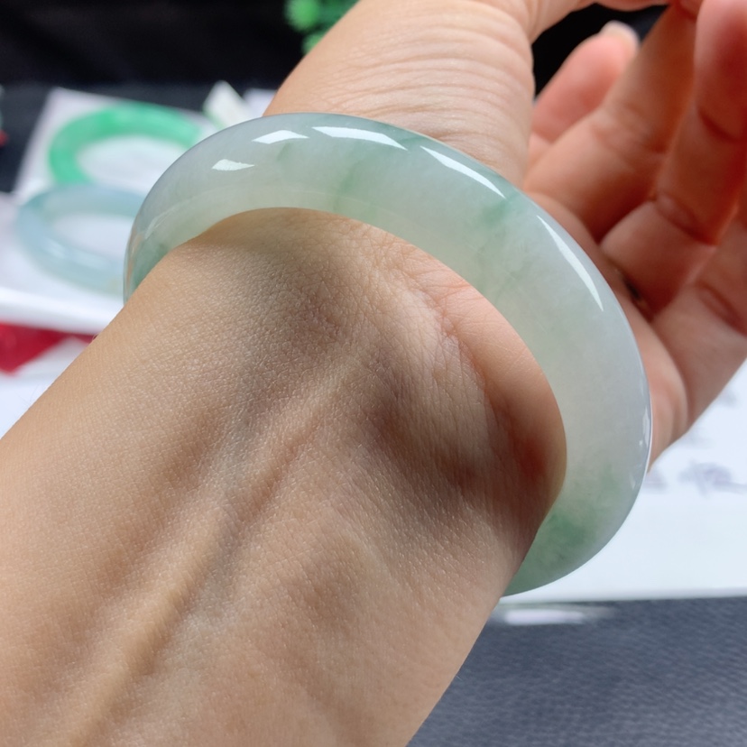 【闪购商品】翡翠手镯未镶嵌55
