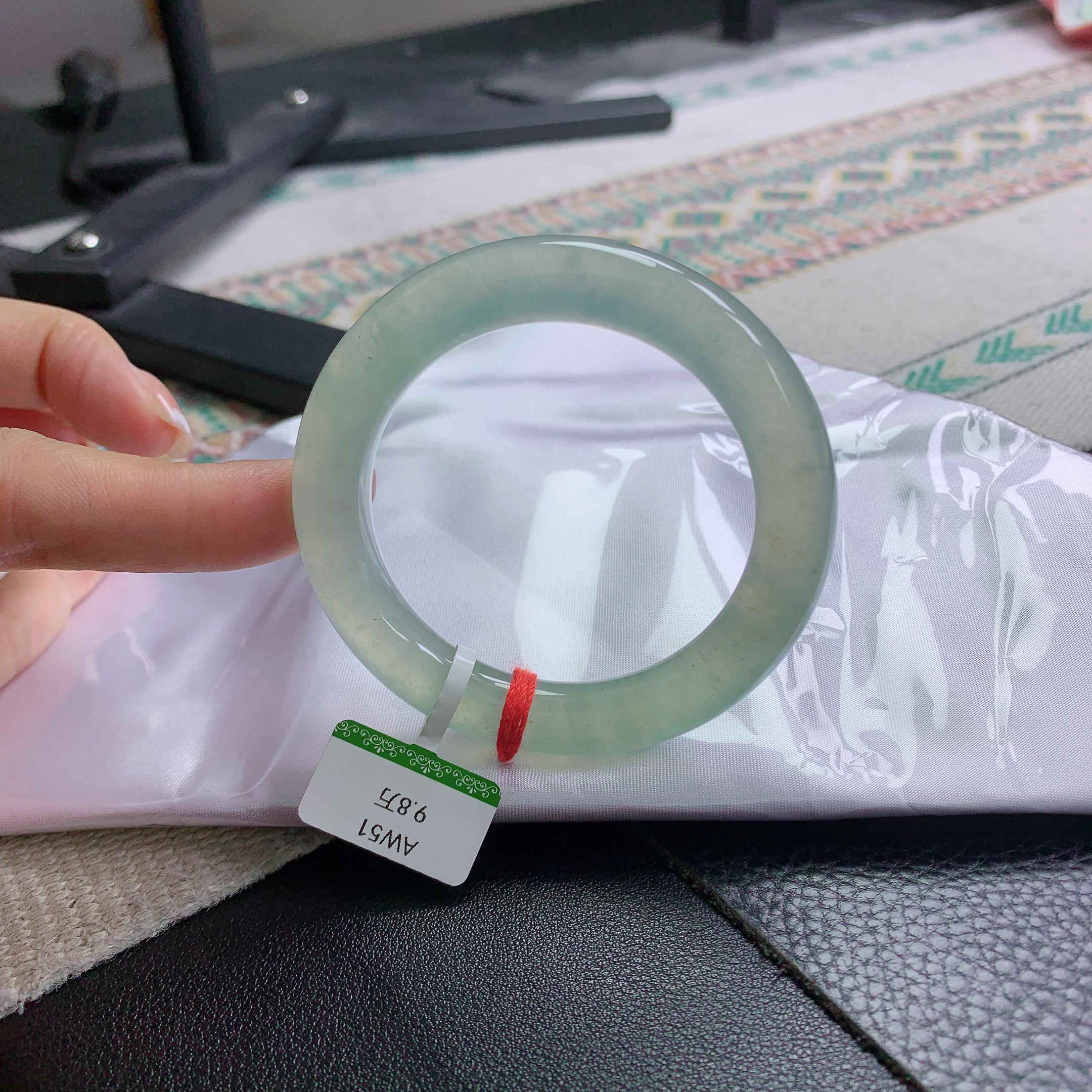 51圈天然缅甸A货翡翠老坑冰种起胶起荧光胖圆条手镯