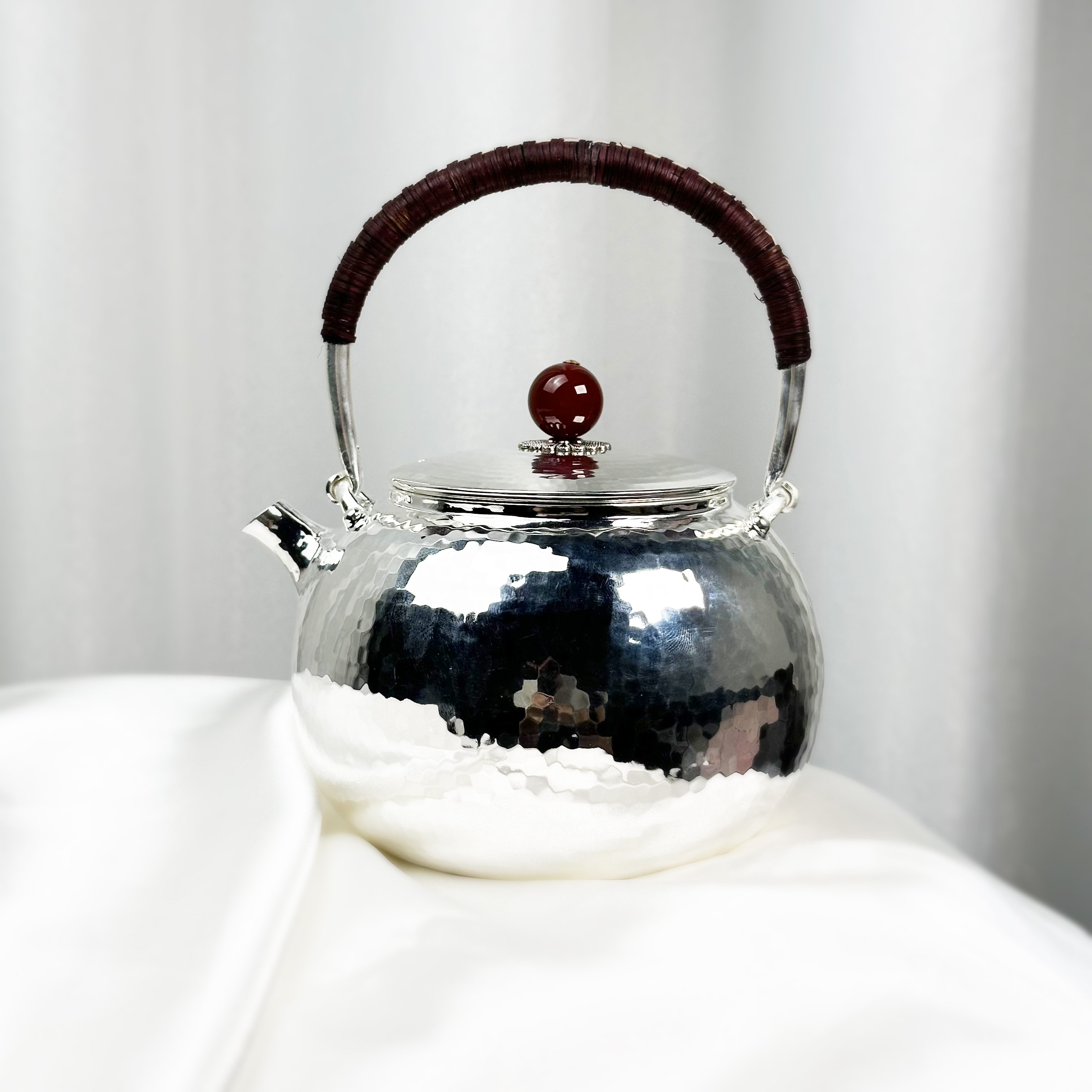 清货-手作999中号锤纹小提梁壶素面款家用泡茶银壶