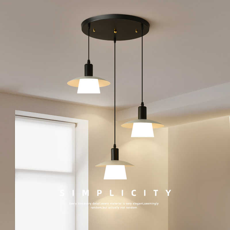 餐厅吊灯圆盘2023年新款北欧简约现代网红饭厅灯三头吧台岛台灯具