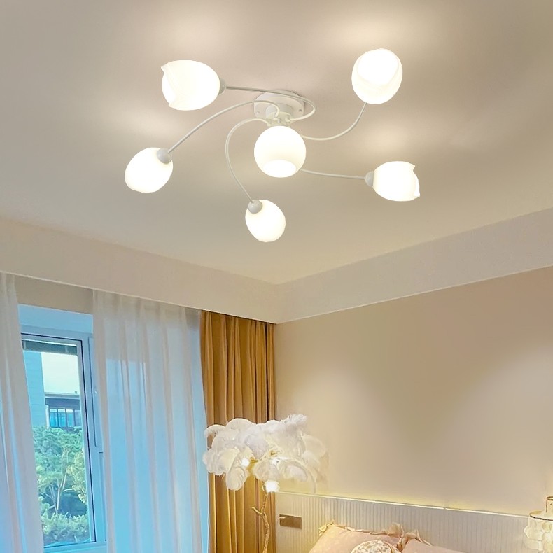 卧室灯简约现代2024年新款奶油风法式网红花苞餐厅灯创意吸顶灯具