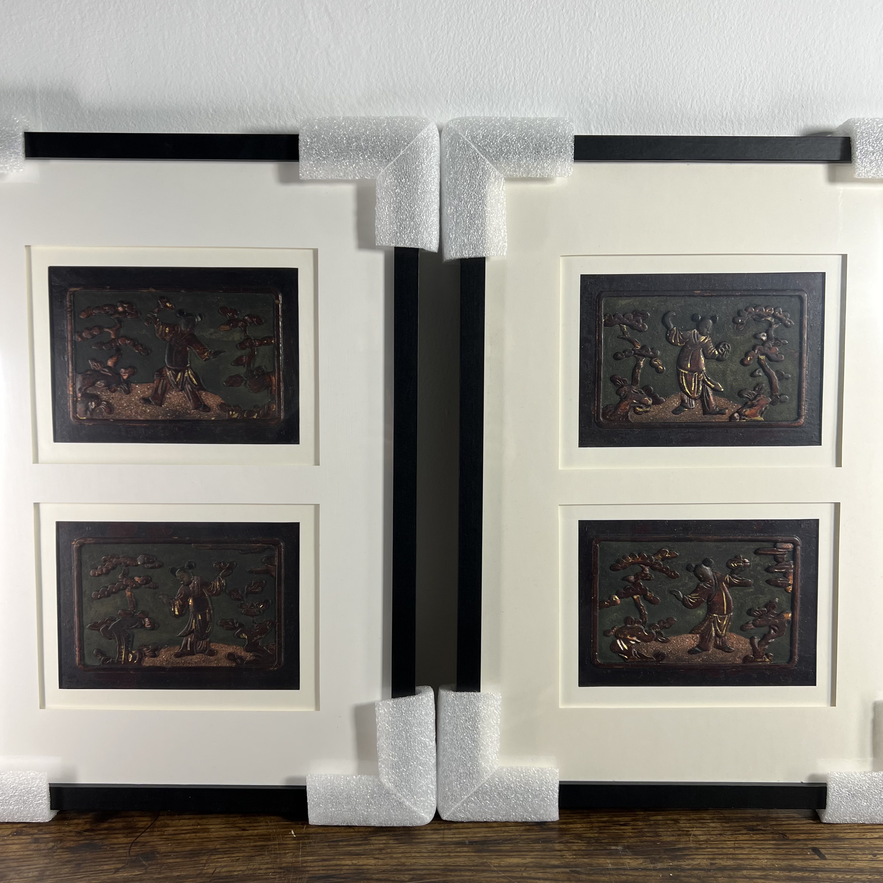 清代善财童子黑漆矿彩木雕53*38