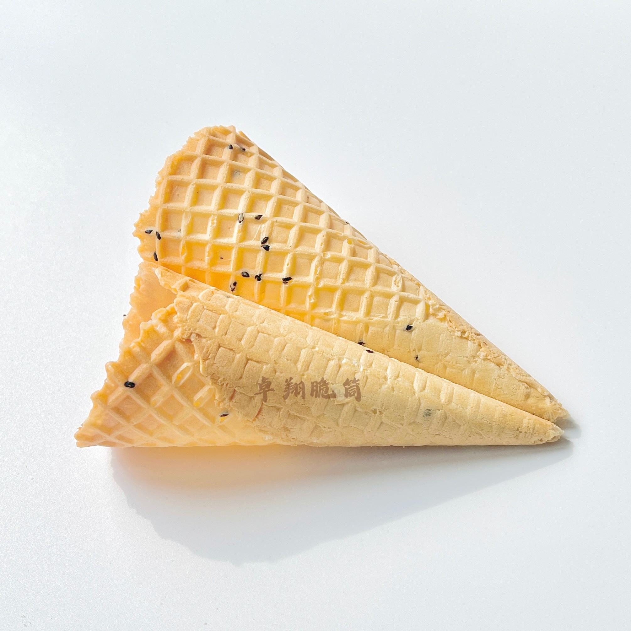 冰淇淋脆筒冰激凌脆皮芝麻脆筒甜筒皮冰淇淋蛋卷脆皮批发