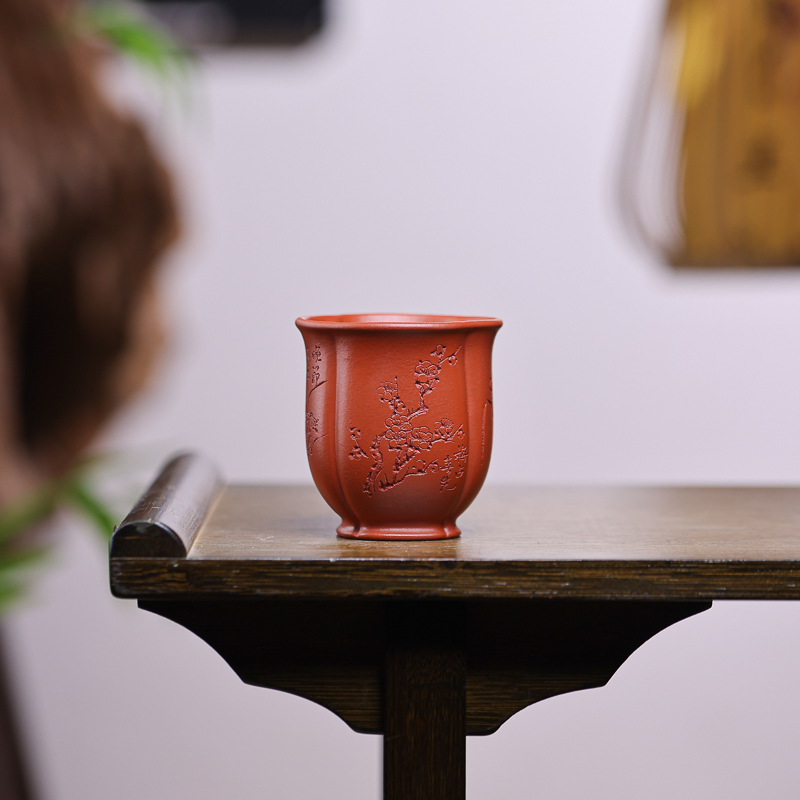 492 | 宜兴紫砂 锦囊朱泥（四君子）刻绘主人杯