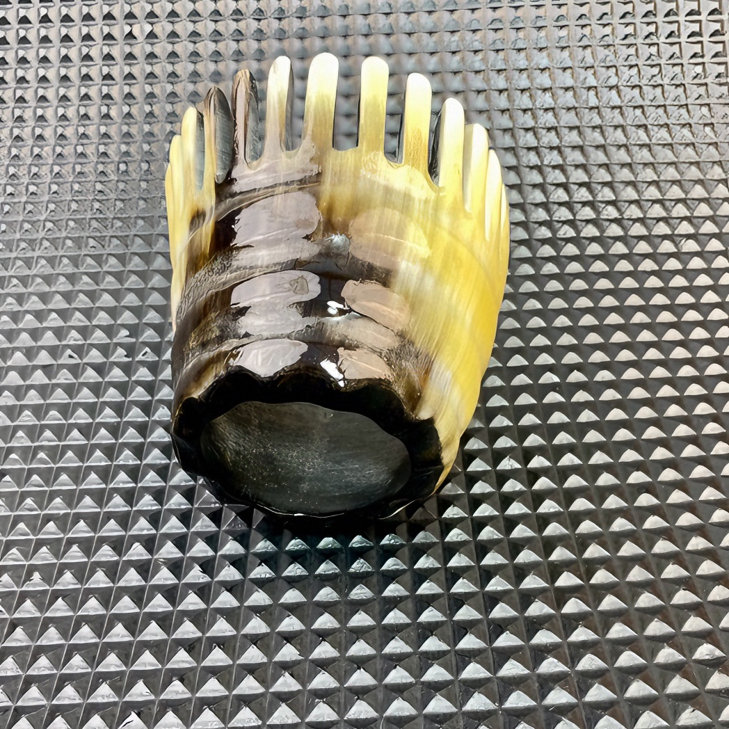 纯天然牛角头疗梳，梳头按摩多用途拍一发一颜色大小随机发