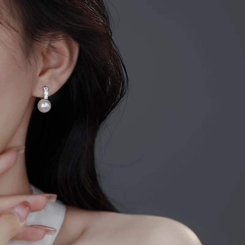 闪锆珠珠耳环女2025新款小众轻奢高级感耳钉气质耳扣ins独特设计