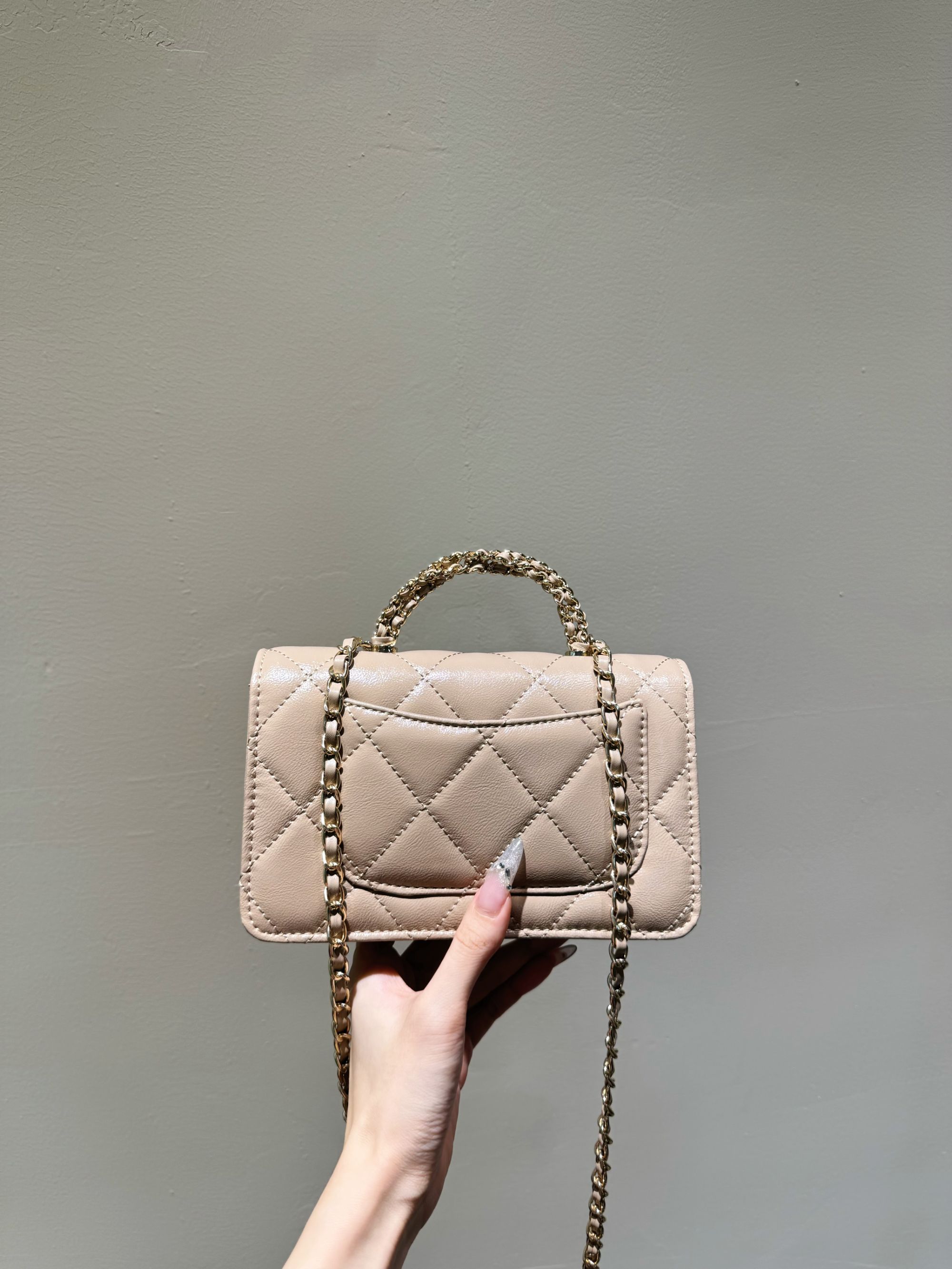 MIAO【24b交叉woc】时尚高级手柄斜挎包（无公仔挂件）