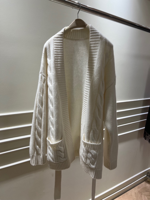 山羊绒开衫外套重磅