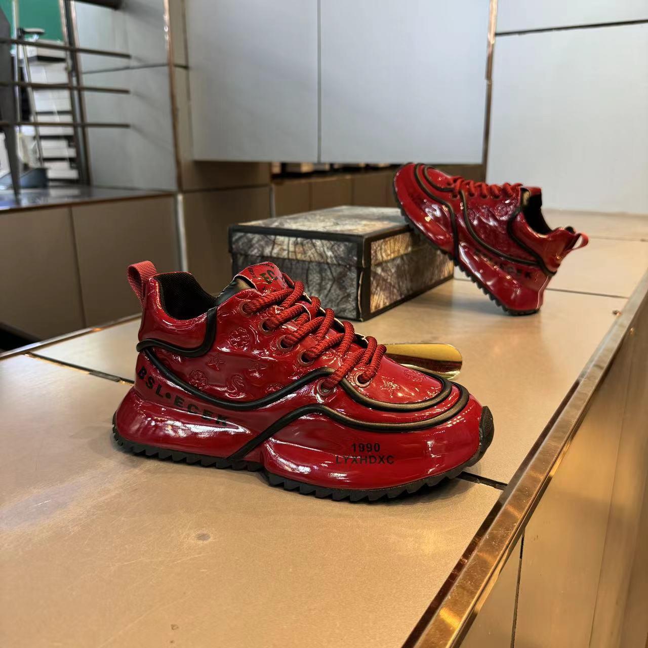 亮面设计网红爆款时尚潮鞋舒适百搭休闲日常青少年春秋季增高男鞋