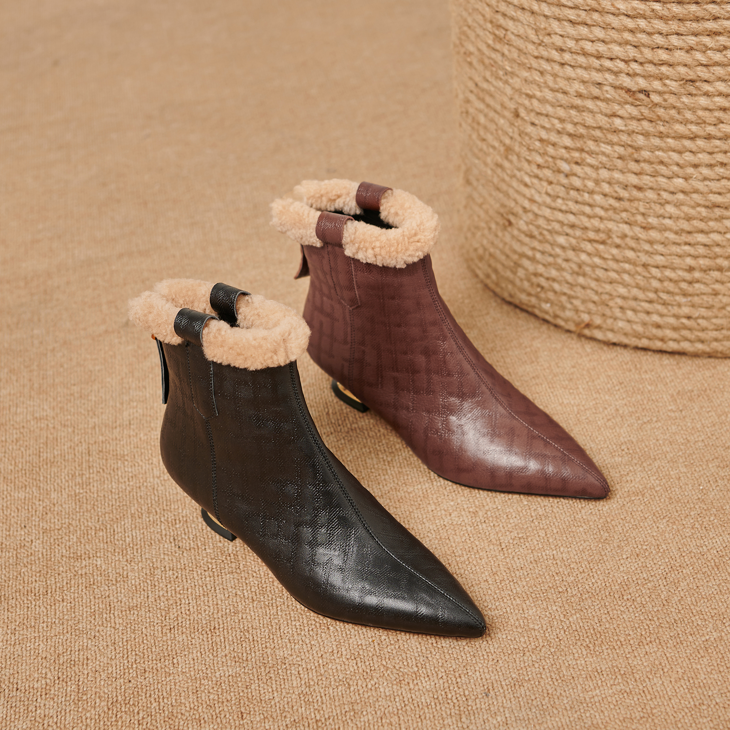 女靴真皮尖头短靴短筒低跟时尚复古高跟中跟加绒百搭冬季粗跟秋冬