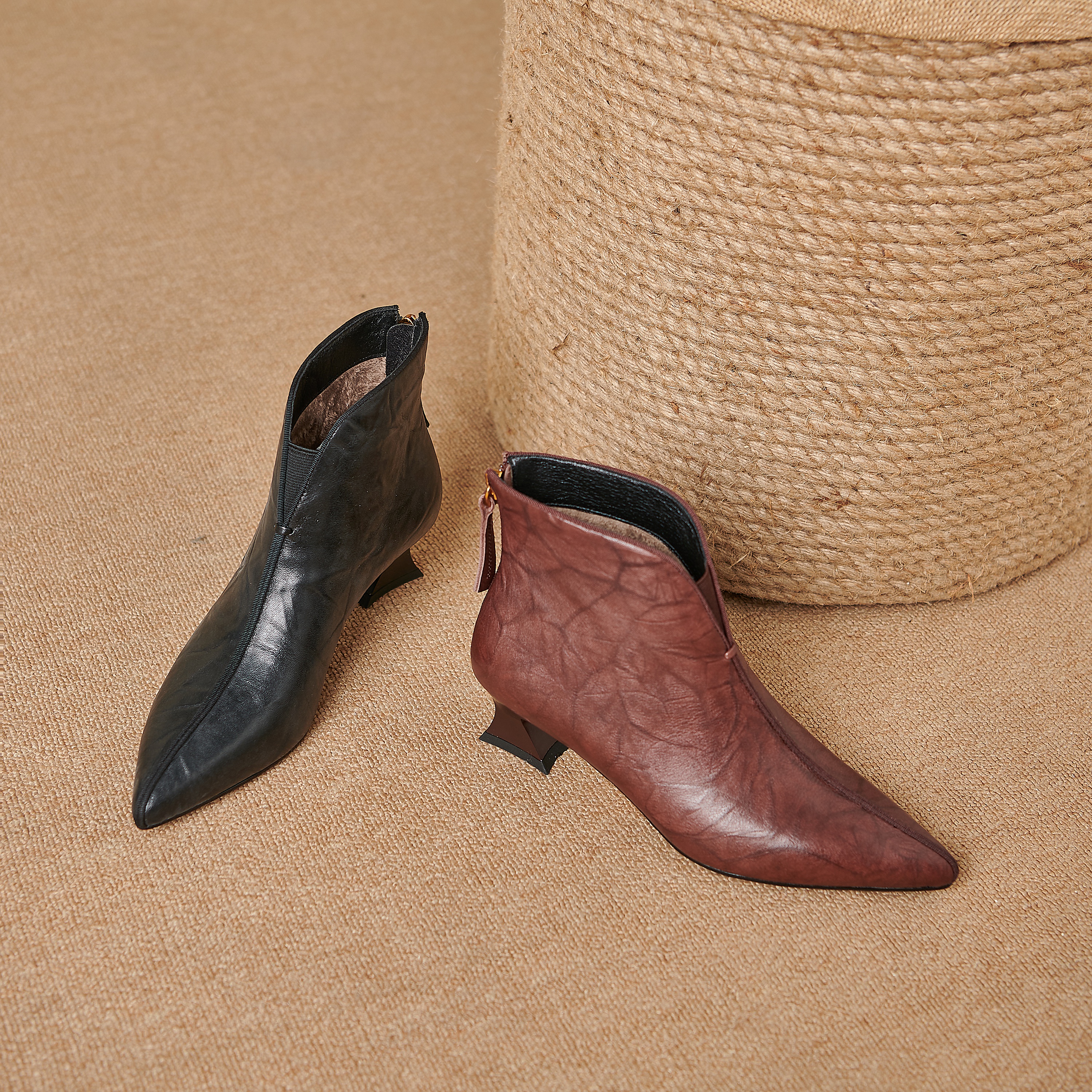 百搭牛皮低跟皮靴短靴V口粗跟复古真皮高跟尖头中跟正宗女鞋