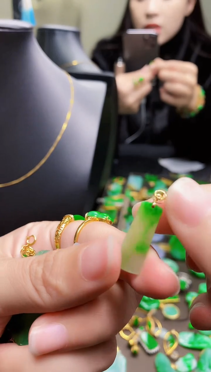 【闪购商品】定制翡翠18K金镶嵌无事牌