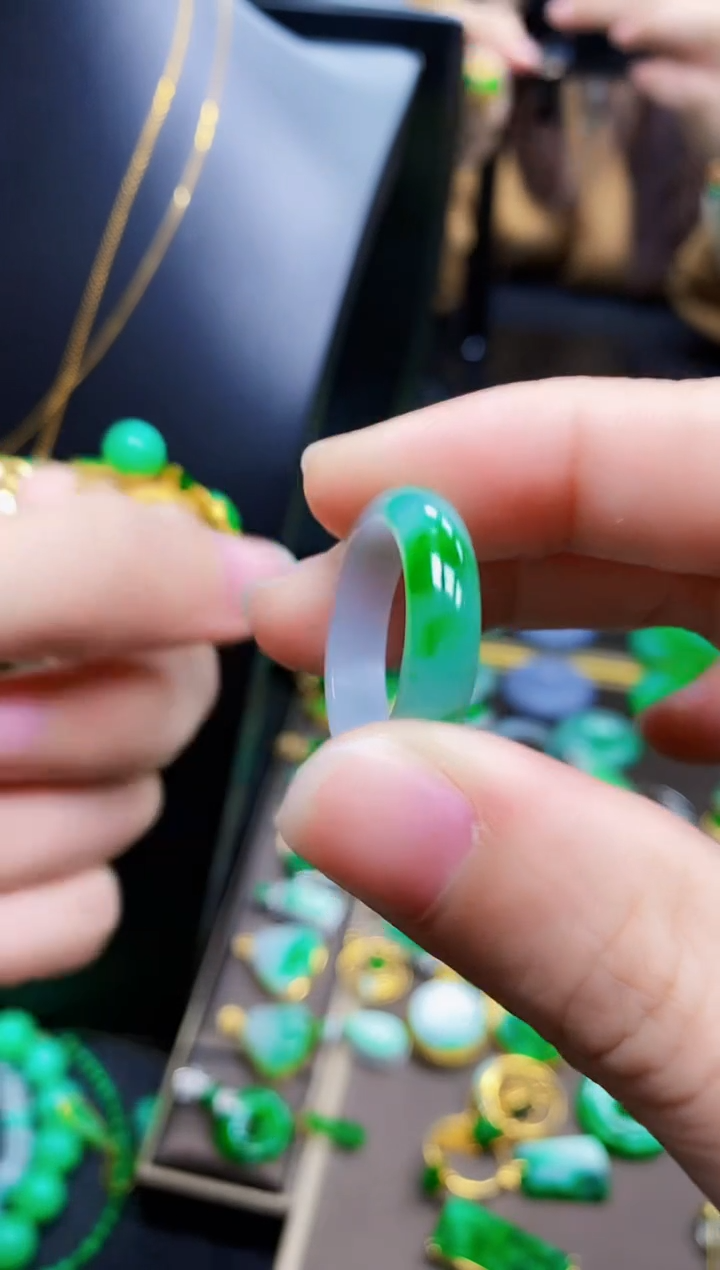 【闪购商品】定制翡翠未镶嵌戒圈