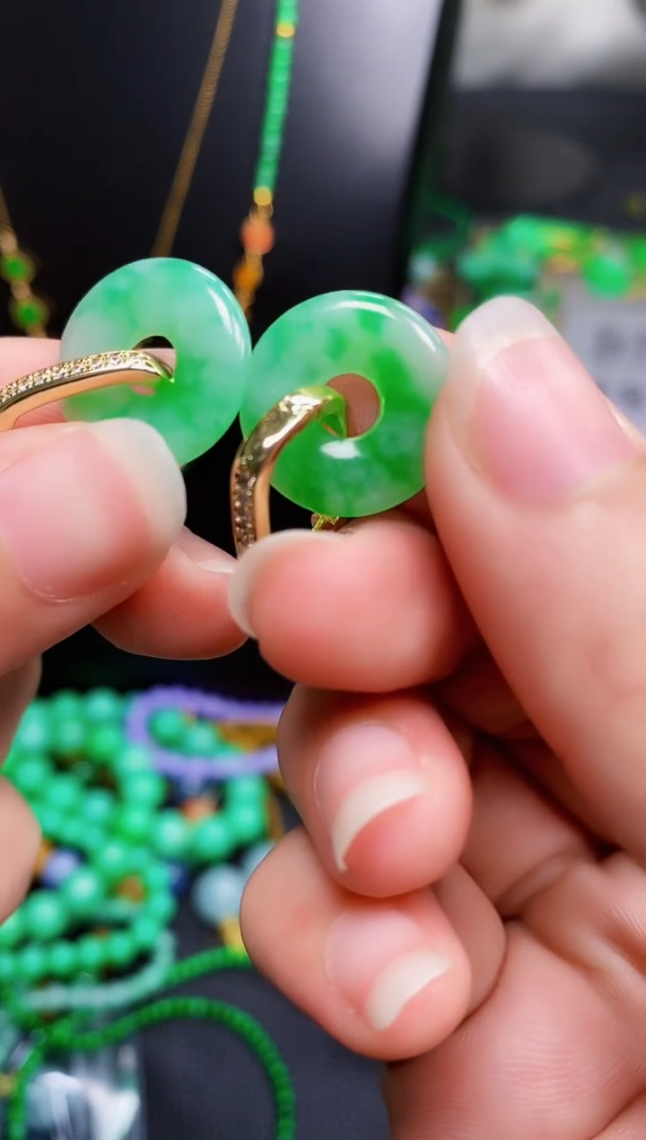 【闪购商品】定制翡翠未镶嵌甜甜圈