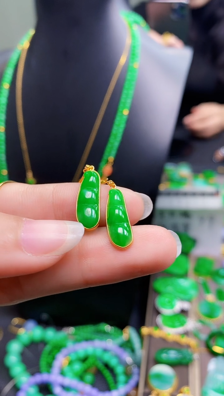 【闪购商品】定制翡翠18K金镶嵌耳饰