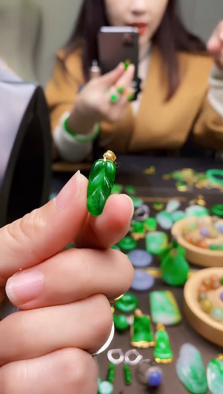 【闪购商品】定制翡翠18K金镶嵌叶子