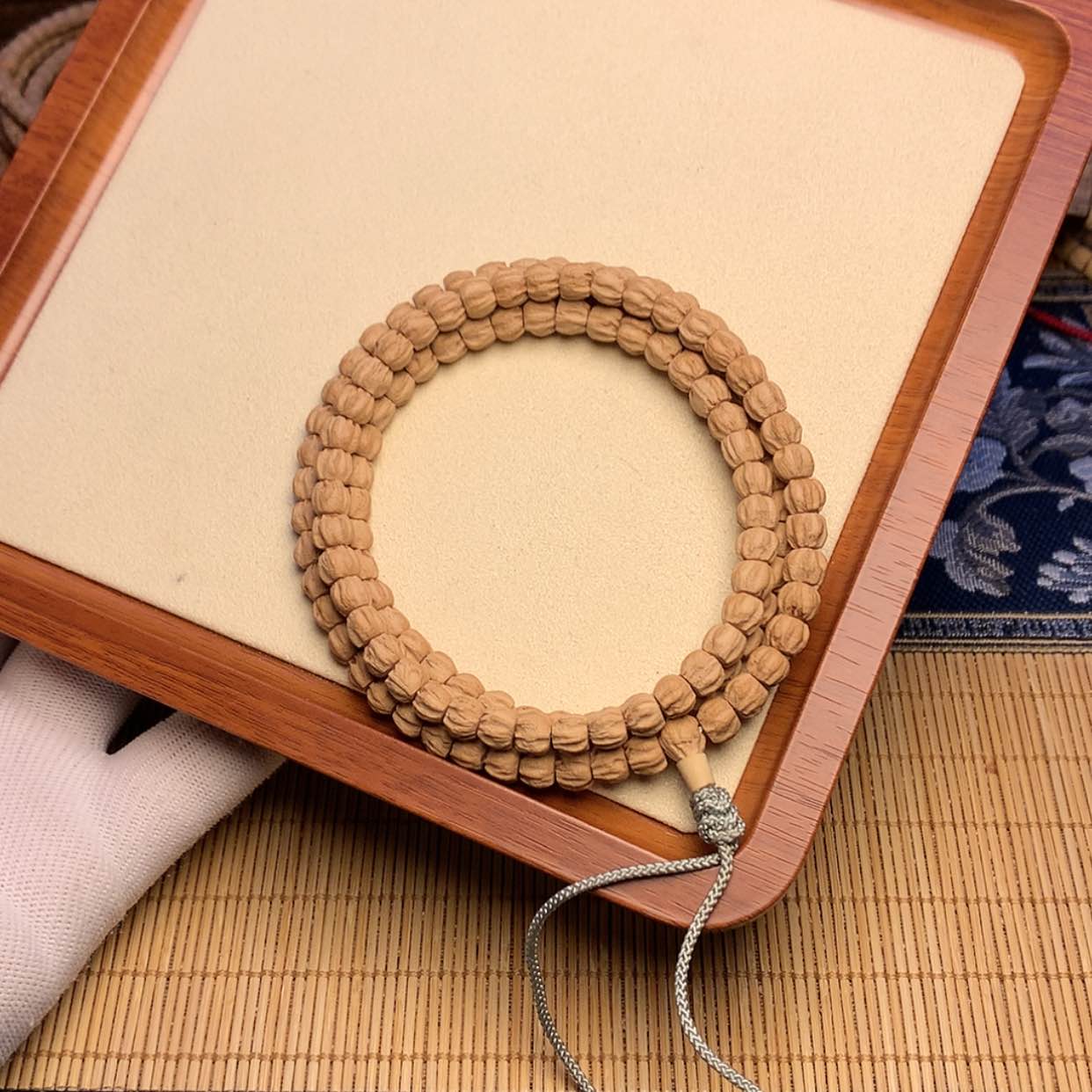 【闪购商品】柏香籽/百香籽吊坠彼岸花